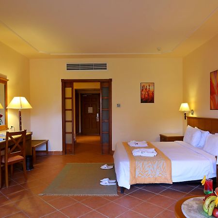 Charmillion Gardens Aquapark Hotell Sharm el-Sheik Eksteriør bilde A room at the Hilton Sharm El Sheikh