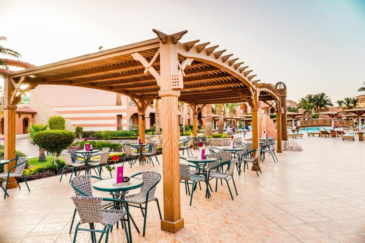 Charmillion Gardens Aquapark Hotell Sharm el-Sheik Eksteriør bilde The hotel's pool area